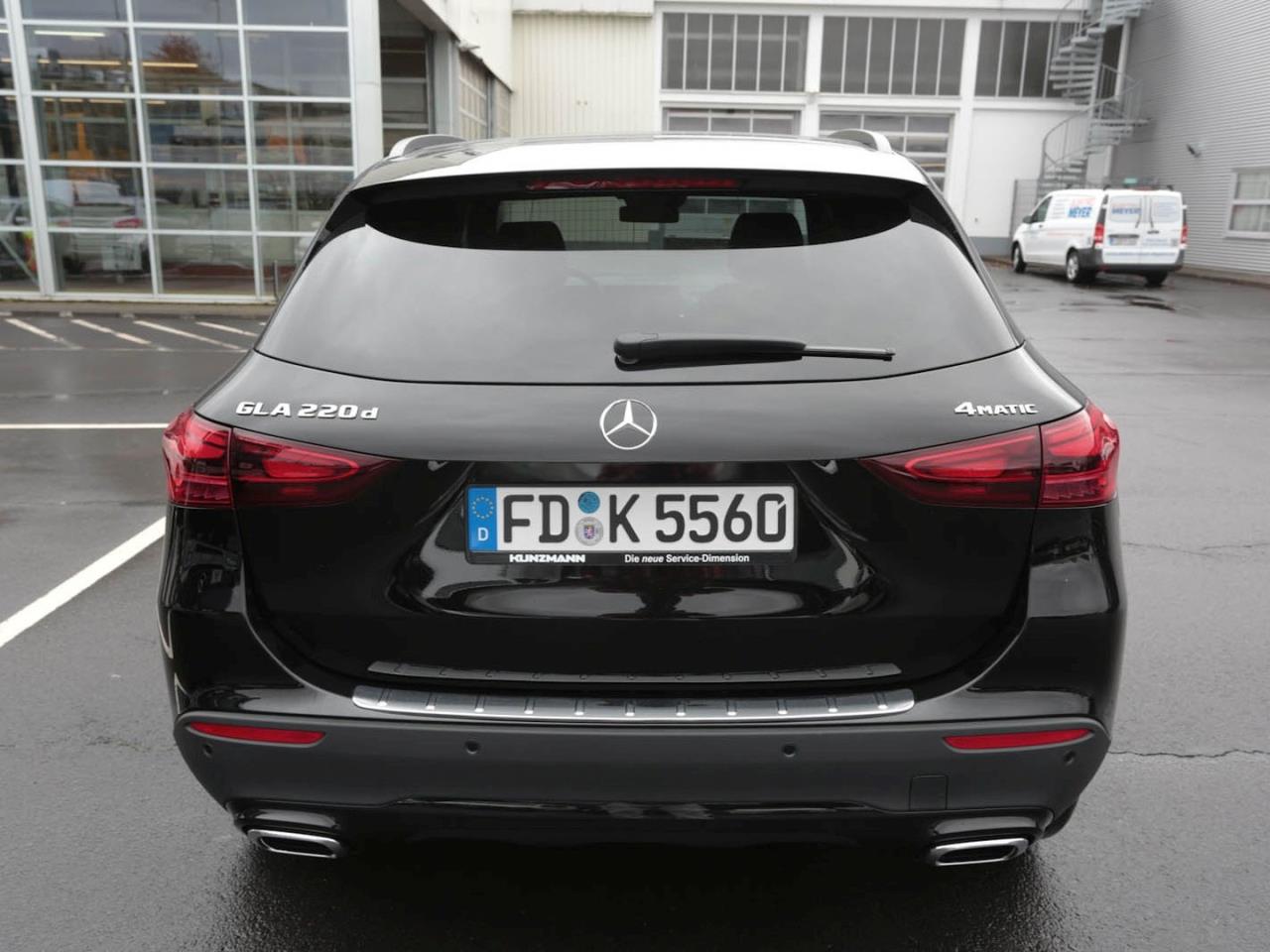 Mercedes-Benz GLA 220 d 4MATIC Progressive Night Panorama AHK Mercedes-Benz GLA 220 d 4MATIC Progressive Night Panorama AHK