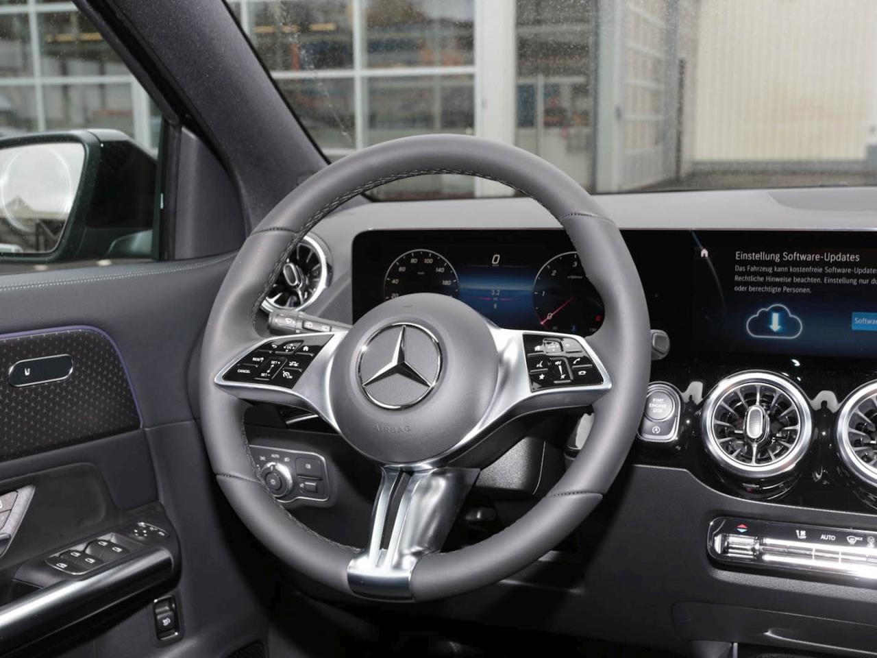 Mercedes-Benz GLA 220 d 4MATIC Progressive Night Panorama AHK Mercedes-Benz GLA 220 d 4MATIC Progressive Night Panorama AHK