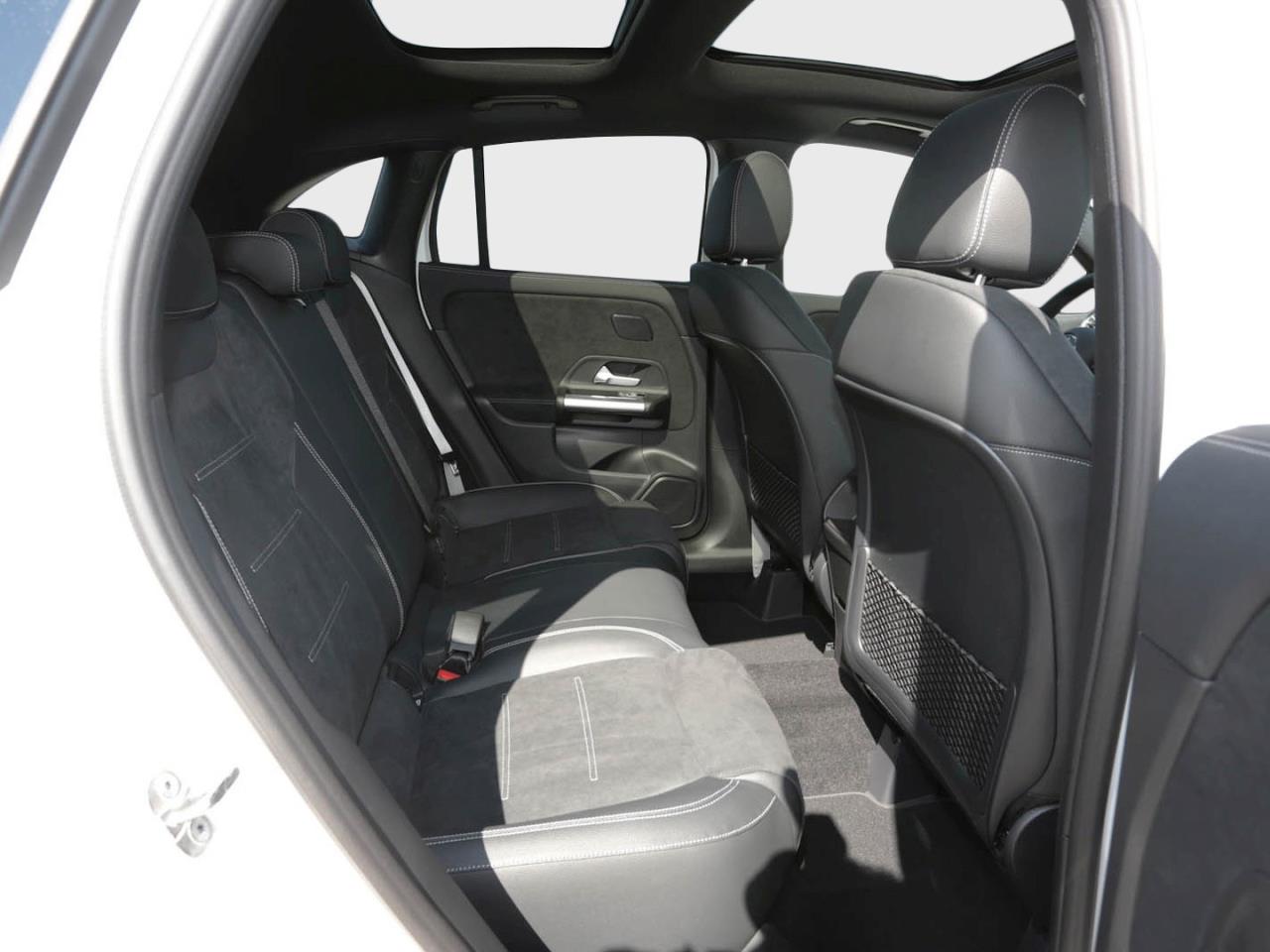 Mercedes-Benz GLA 220 d 4MATIC AMG Night Panorama AHK HUD 360°