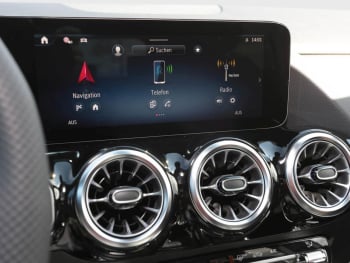 Mercedes-Benz GLA 220 d 4MATIC AMG Night Panorama AHK HUD 360°