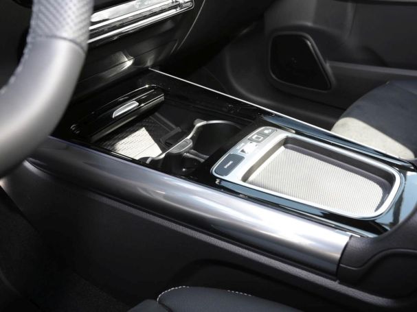 Mercedes-Benz GLA 220 d 4MATIC AMG Night Panorama AHK HUD 360° Mercedes-Benz GLA 220 d 4MATIC AMG Night Panorama AHK HUD 360°