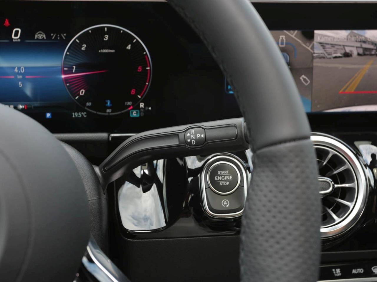 Mercedes-Benz GLA 220 d 4MATIC AMG Night Panorama AHK HUD 360°