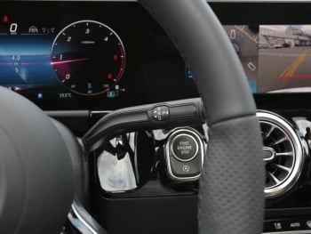 Mercedes-Benz GLA 220 d 4MATIC AMG Night Panorama AHK HUD 360°