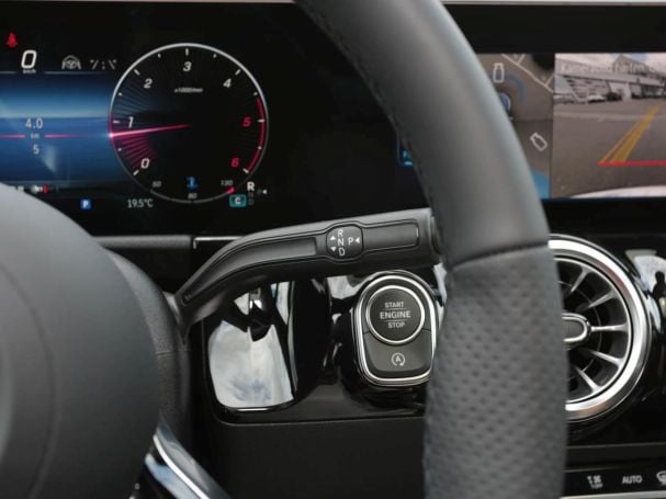 Mercedes-Benz GLA 220 d 4MATIC AMG Night Panorama AHK HUD 360° Mercedes-Benz GLA 220 d 4MATIC AMG Night Panorama AHK HUD 360°