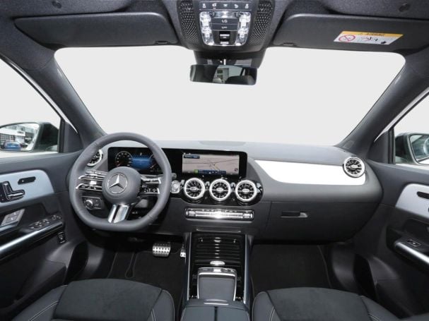 Mercedes-Benz GLA 220 d 4MATIC AMG Night Panorama AHK HUD 360° Mercedes-Benz GLA 220 d 4MATIC AMG Night Panorama AHK HUD 360°