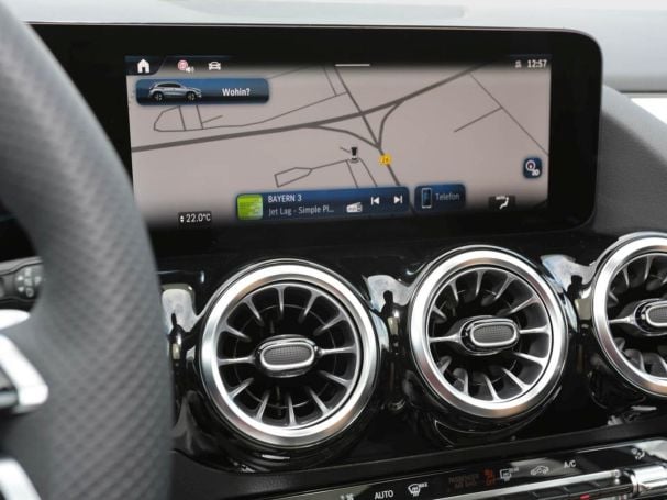 Mercedes-Benz GLA 220 d 4MATIC AMG Night Panorama AHK HUD 360°