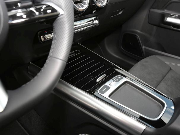 Mercedes-Benz GLA 220 d 4MATIC AMG Night Panorama AHK HUD 360° Mercedes-Benz GLA 220 d 4MATIC AMG Night Panorama AHK HUD 360°