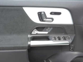 Mercedes-Benz GLA 220 d 4MATIC AMG Night Panorama AHK HUD 360°