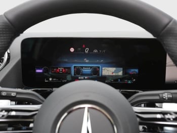 Mercedes-Benz GLA 220 d 4MATIC AMG Night Panorama AHK HUD 360°