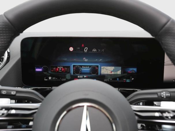 Mercedes-Benz GLA 220 d 4MATIC AMG Night Panorama AHK HUD 360° Mercedes-Benz GLA 220 d 4MATIC AMG Night Panorama AHK HUD 360°