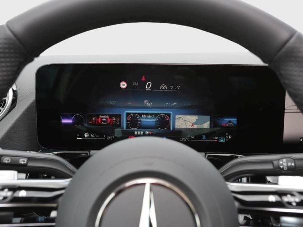 Mercedes-Benz GLA 220 d 4MATIC AMG Night Panorama AHK HUD 360°