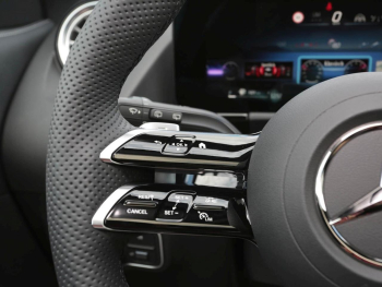 Mercedes-Benz GLA 220 d 4MATIC AMG Night Panorama AHK HUD 360°