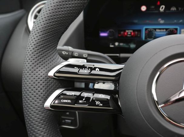 Mercedes-Benz GLA 220 d 4MATIC AMG Night Panorama AHK HUD 360° Mercedes-Benz GLA 220 d 4MATIC AMG Night Panorama AHK HUD 360°