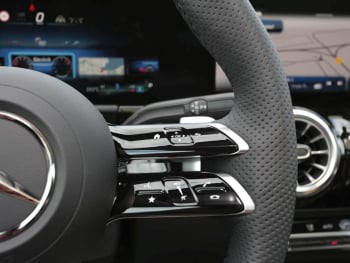 Mercedes-Benz GLA 220 d 4MATIC AMG Night Panorama AHK HUD 360°