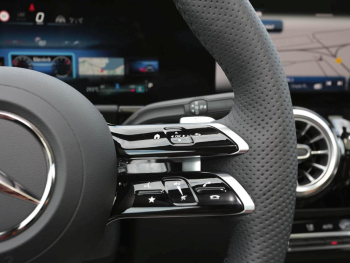 Mercedes-Benz GLA 220 d 4MATIC AMG Night Panorama AHK HUD 360°