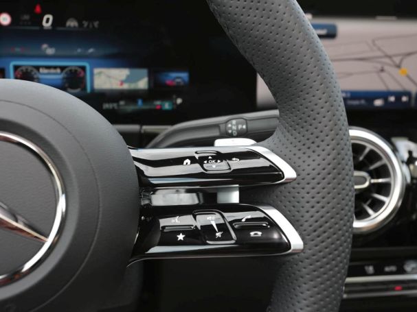 Mercedes-Benz GLA 220 d 4MATIC AMG Night Panorama AHK HUD 360° Mercedes-Benz GLA 220 d 4MATIC AMG Night Panorama AHK HUD 360°