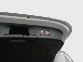 Mercedes-Benz GLA 220 d 4MATIC AMG Night Panorama AHK HUD 360°