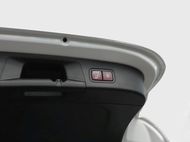 Mercedes-Benz GLA 220 d 4MATIC AMG Night Panorama AHK HUD 360° Mercedes-Benz GLA 220 d 4MATIC AMG Night Panorama AHK HUD 360°