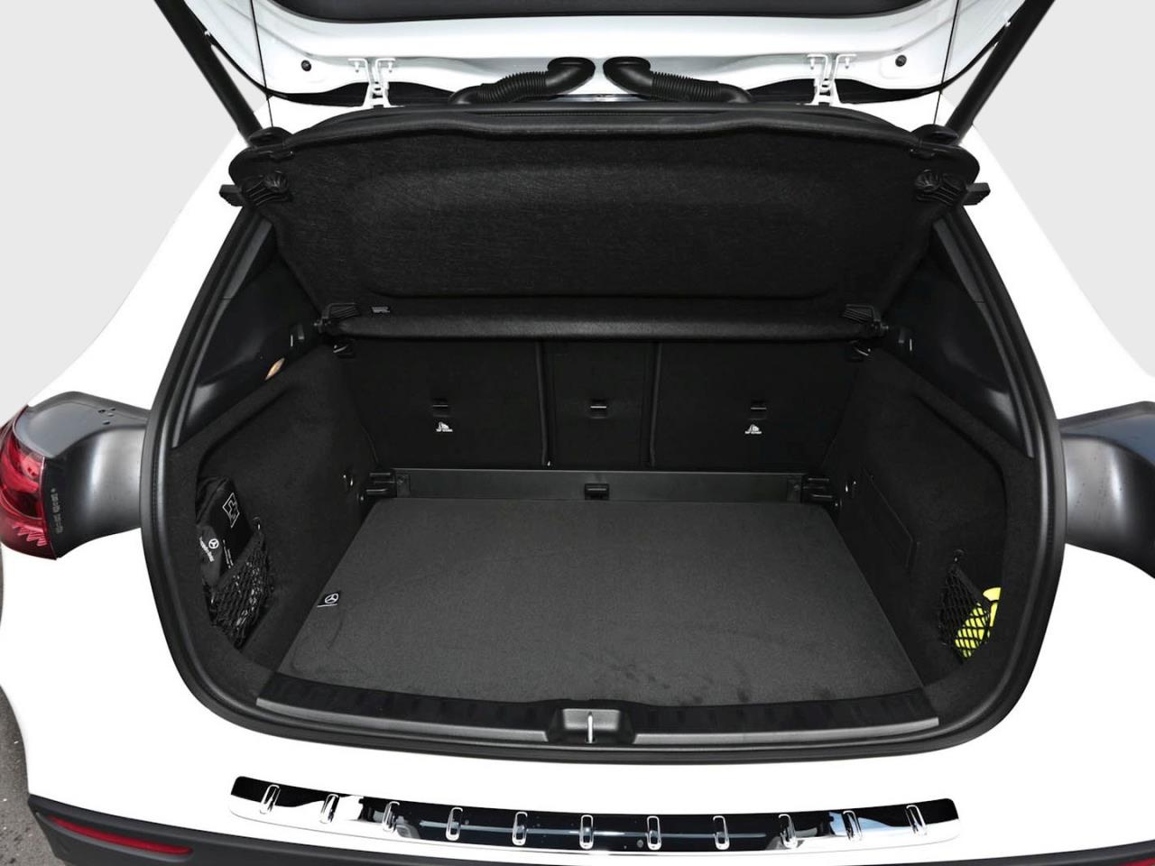 Mercedes-Benz GLA 220 d 4MATIC AMG Night Panorama AHK HUD 360°