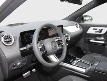 Mercedes-Benz GLA 220 d 4MATIC AMG Night Panorama AHK HUD 360°