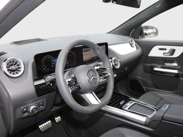 Mercedes-Benz GLA 220 d 4MATIC AMG Night Panorama AHK HUD 360° Mercedes-Benz GLA 220 d 4MATIC AMG Night Panorama AHK HUD 360°