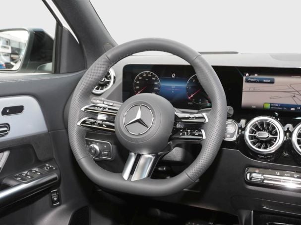Mercedes-Benz GLA 220 d 4MATIC AMG Night Panorama AHK HUD 360° Mercedes-Benz GLA 220 d 4MATIC AMG Night Panorama AHK HUD 360°