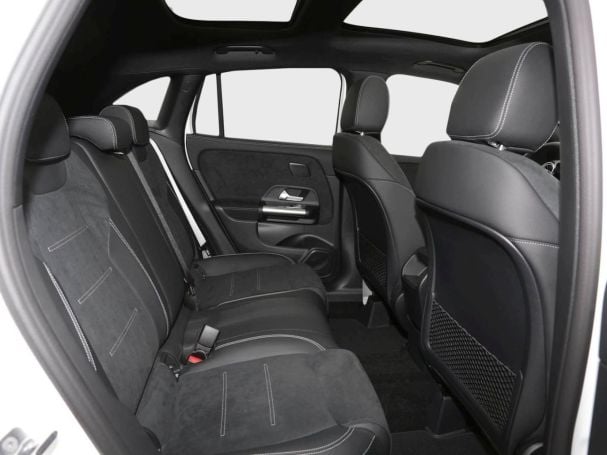 Mercedes-Benz GLA 220 d 4MATIC AMG Night Panorama AHK HeadUp Mercedes-Benz GLA 220 d 4MATIC AMG Night Panorama AHK HeadUp