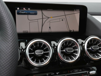 Mercedes-Benz GLA 220 d 4MATIC AMG Night Panorama AHK HeadUp