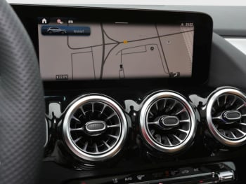 Mercedes-Benz GLA 220 d 4MATIC AMG Night Panorama AHK HeadUp