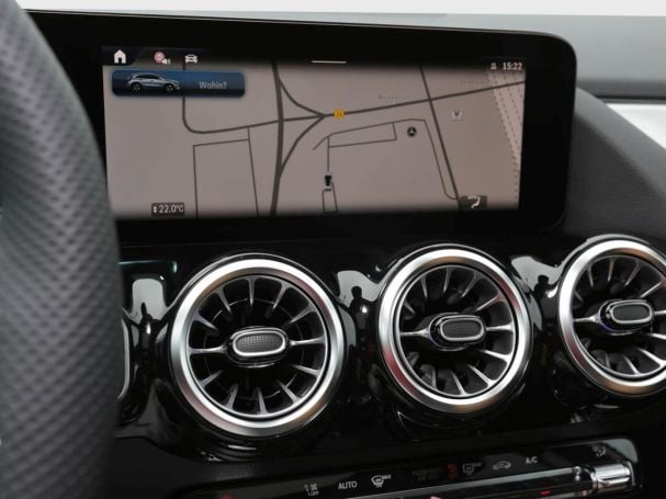 Mercedes-Benz GLA 220 d 4MATIC AMG Night Panorama AHK HeadUp Mercedes-Benz GLA 220 d 4MATIC AMG Night Panorama AHK HeadUp