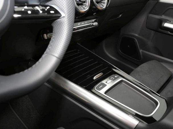 Mercedes-Benz GLA 220 d 4MATIC AMG Night Panorama AHK HeadUp Mercedes-Benz GLA 220 d 4MATIC AMG Night Panorama AHK HeadUp