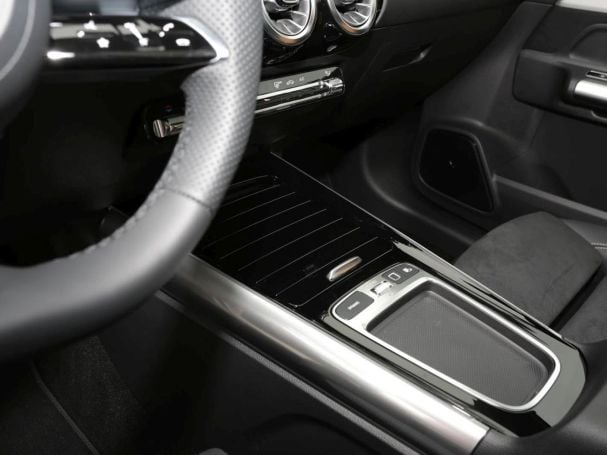 Mercedes-Benz GLA 220 d 4MATIC AMG Night Panorama AHK HeadUp Mercedes-Benz GLA 220 d 4MATIC AMG Night Panorama AHK HeadUp