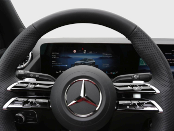 Mercedes-Benz GLA 220 d 4MATIC AMG Night Panorama AHK HeadUp