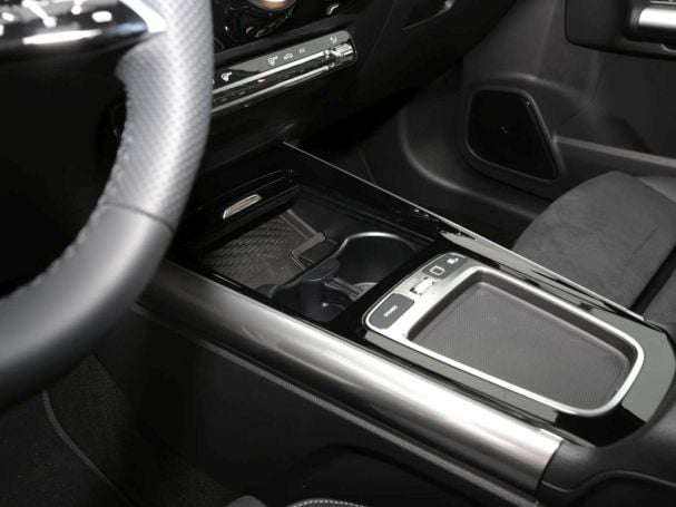 Mercedes-Benz GLA 220 d 4MATIC AMG Night Panorama AHK HeadUp Mercedes-Benz GLA 220 d 4MATIC AMG Night Panorama AHK HeadUp