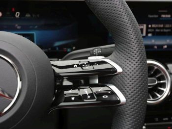 Mercedes-Benz GLA 220 d 4MATIC AMG Night Panorama AHK HeadUp