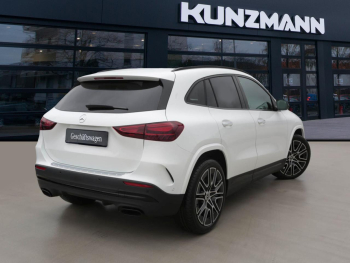 Mercedes-Benz GLA 220 d 4MATIC AMG Night Panorama AHK HeadUp