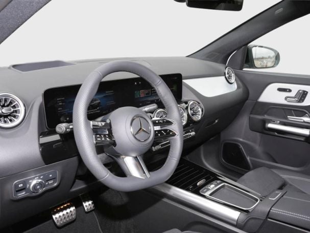 Mercedes-Benz GLA 220 d 4MATIC AMG Night Panorama AHK HeadUp Mercedes-Benz GLA 220 d 4MATIC AMG Night Panorama AHK HeadUp