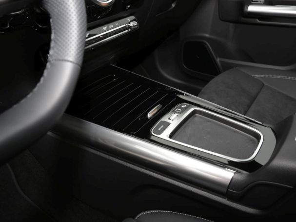 Mercedes-Benz GLA 220 d 4MATIC AMG Night Panorama HeadUp 360° Mercedes-Benz GLA 220 d 4MATIC AMG Night Panorama HeadUp 360°