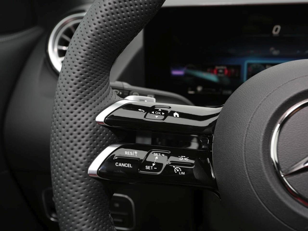 Mercedes-Benz GLA 220 d 4MATIC AMG Night Panorama HeadUp 360°