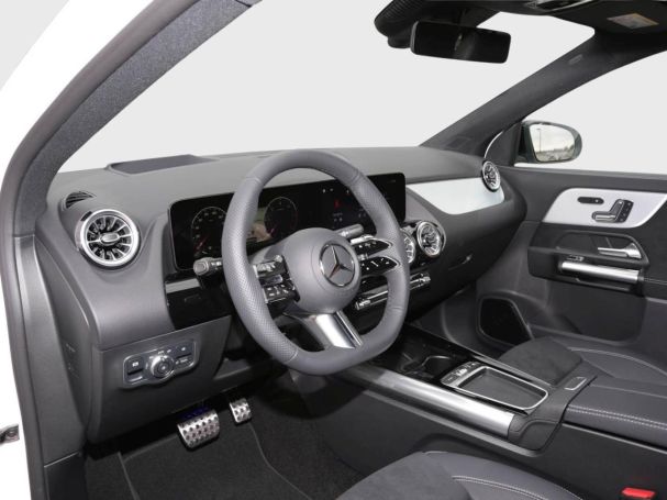 Mercedes-Benz GLA 220 d 4MATIC AMG Night Panorama HeadUp 360° Mercedes-Benz GLA 220 d 4MATIC AMG Night Panorama HeadUp 360°