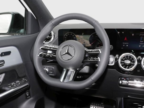 Mercedes-Benz GLA 220 d 4MATIC AMG Night Panorama HeadUp 360° Mercedes-Benz GLA 220 d 4MATIC AMG Night Panorama HeadUp 360°