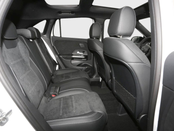 Mercedes-Benz GLA 220 d 4MATIC AMG Night Panorama 360° HeadUp