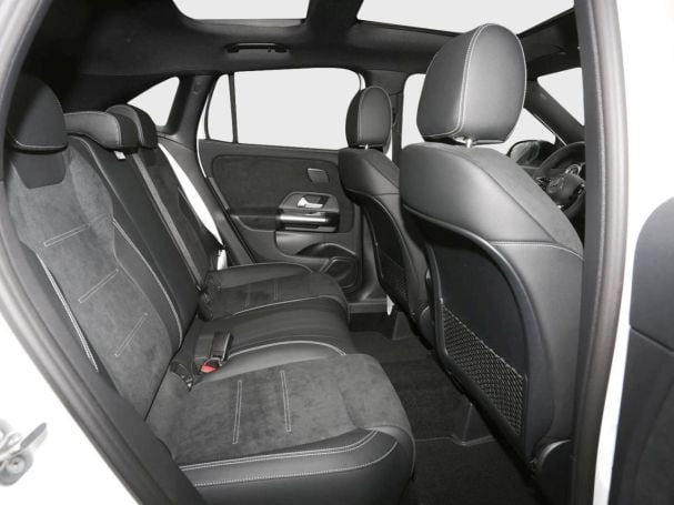Mercedes-Benz GLA 220 d 4MATIC AMG Night Panorama 360° HeadUp Mercedes-Benz GLA 220 d 4MATIC AMG Night Panorama 360° HeadUp