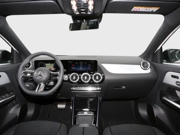 Mercedes-Benz GLA 220 d 4MATIC AMG Night Panorama 360° HeadUp Mercedes-Benz GLA 220 d 4MATIC AMG Night Panorama 360° HeadUp