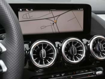 Mercedes-Benz GLA 220 d 4MATIC AMG Night Panorama 360° HeadUp