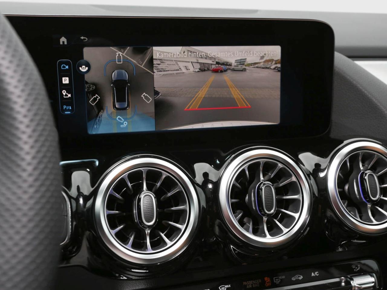 Mercedes-Benz GLA 220 d 4MATIC AMG Night Panorama 360° HeadUp