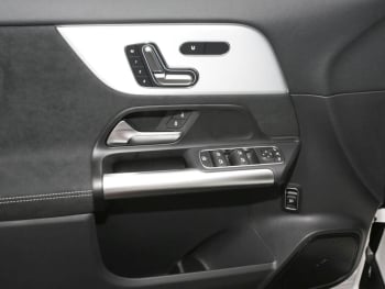 Mercedes-Benz GLA 220 d 4MATIC AMG Night Panorama 360° HeadUp