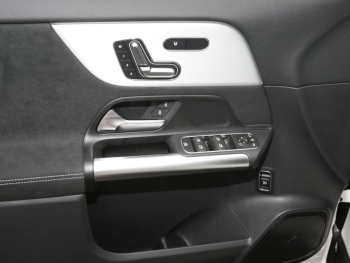 Mercedes-Benz GLA 220 d 4MATIC AMG Night Panorama 360° HeadUp