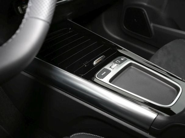 Mercedes-Benz GLA 220 d 4MATIC AMG Night Panorama 360° HeadUp