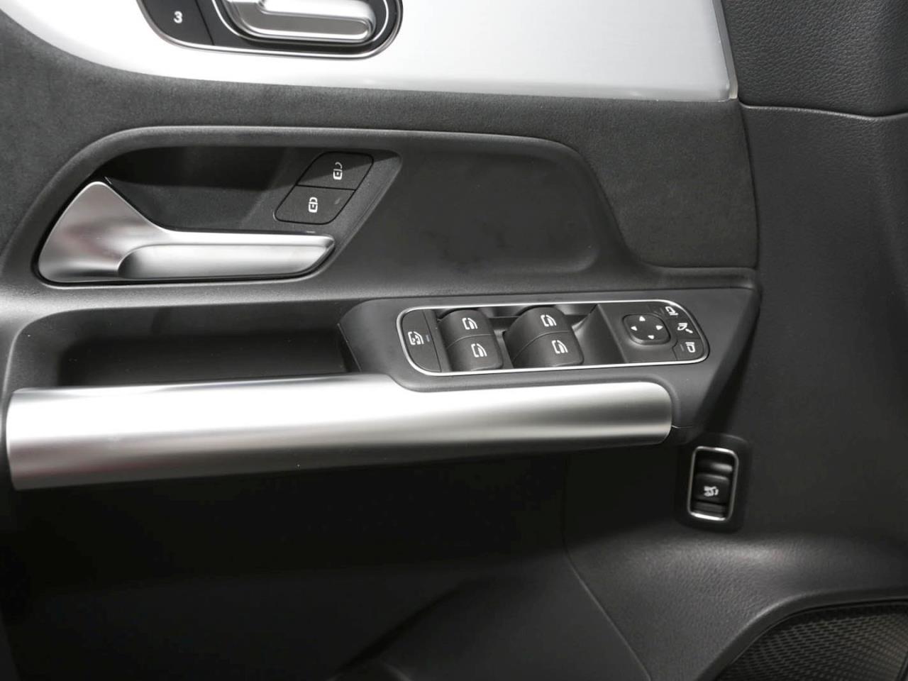 Mercedes-Benz GLA 220 d 4MATIC AMG Night Panorama 360° HeadUp